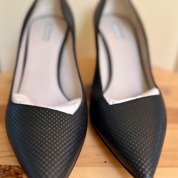 NEW Giorgio Armani Leather D'Orsay Pumps 3" Heel Perforated Matte Black $725 - Picture 6 of 9